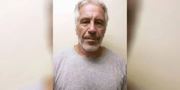 Dokumente të reja nga dosja “Epstein”/ Emaili i vitit 2017 flet për “kandidate” dhe përmend një shqiptare: Gati të bëjë çdo punë!