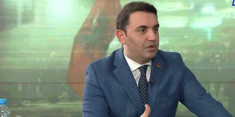 Belind Këlliçi paralajmëron ndryshime në qeveri