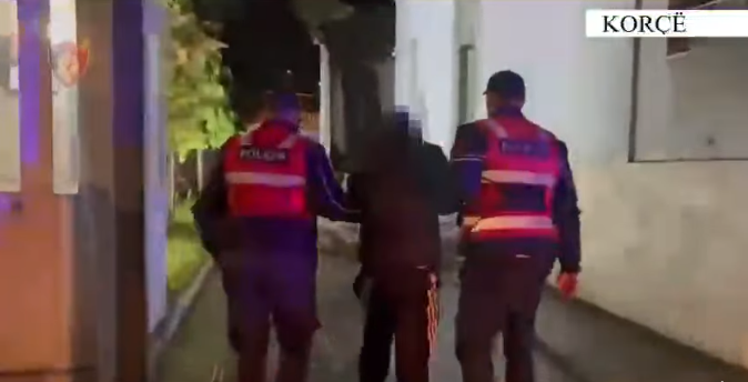 Përdorte lokalin për të shitur lëndë narkotike, në pranga 36-vjeçari dhe dy bashkëpunëtorët e tij