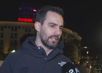 Lapaj thirrje opozitës të protestojë 24 orë në shesh: Duhet qeveri tranzitore 12-mujore dhe kod i ri zgjedhor