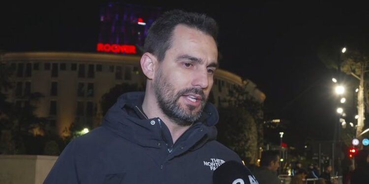 Lapaj thirrje opozitës të protestojë 24 orë në shesh: Duhet qeveri tranzitore 12-mujore dhe kod i ri zgjedhor