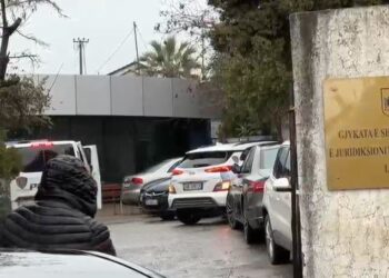 Breshëria e armëve në berberhanen e Lezhës, lihet në burg efektivi që iu kundërpërgjigj autorëve