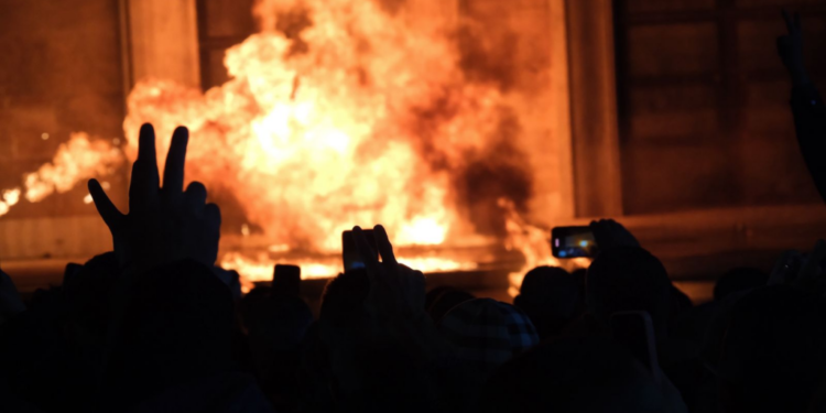 Dhuna në protestën e PD, Balla: Prokuroria të aplikojë masat shtesë për uniformën e Policisë