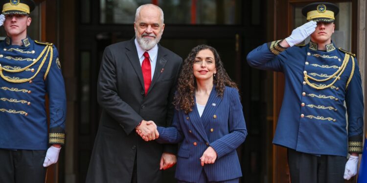 Takimi me Ramën, Presidentja Osmani: Kosova dhe Shqipëria janë bashkë në çdo sfidë dhe në çdo sukses