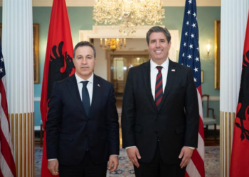 Zv.sekretari amerikan pas takimit me Peleshin: Rrisim bashkëpunimin për sigurinë dhe biznesin