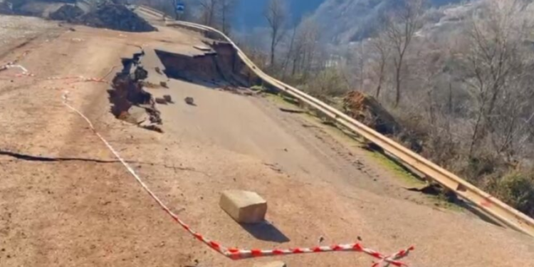 Bllokimi i rrugës Librazhd-Përrenjas, shoqëria civile: Kërkohet ndërhyrje urgjente