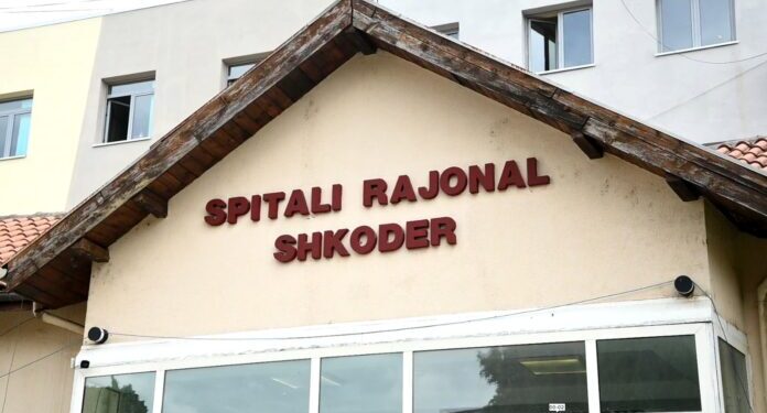 U rrëzua aksidentalisht nga çatia, ndërron jetë 49-vjeçari në Shkodër (EMRI)