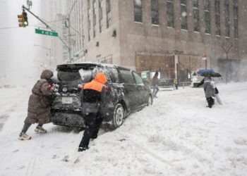 Stuhia më e fuqishme e dekadës, gjendje e jashtëzakonshme në disa shtete të Amerikës