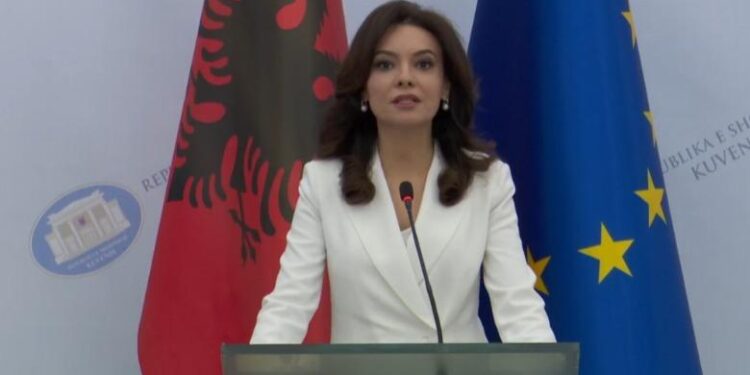 Ndarja nga jeta e Namir Lapardhasë, Elisa Spiropali: Krijesa më e pasherr në arenën e zhurmshme shqiptare!