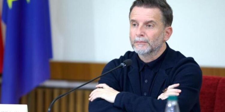 Shtrenjtohet nafta, Braçe në komisionin e Ekonomisë: Çmimi është caktuar dje me një mesazh, në orën 4!