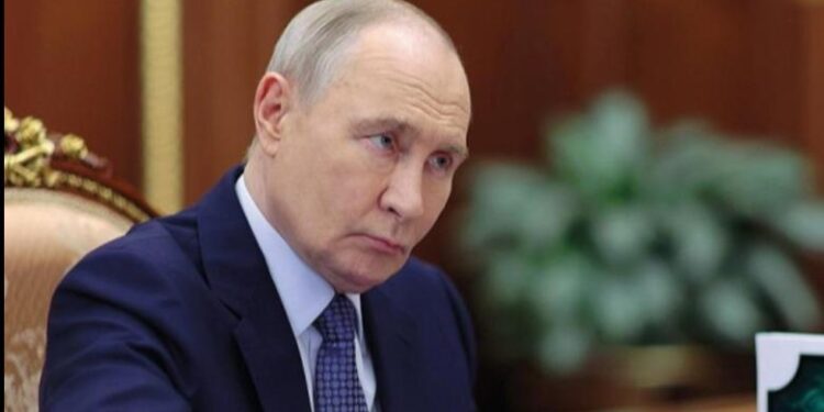 Putin i fiksuar pas ‘masave të sigurisë’ pas vrasjes së Khameneit! Moska bllokon Telegram, WhatsApp dhe YouTube