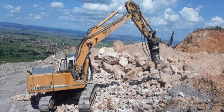 Punëtori 43-vjeçar humb jetën në një gurore në Dajt, arrestohet drejtuesi i fadromës