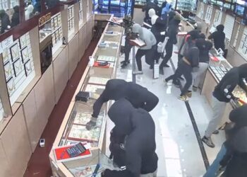 Vjedhja si në filma, rreth 20 hajdutë grabisin bizhuteri me vlerë mbi 1.4 milionë euro në pak sekonda