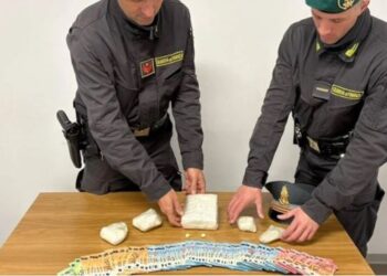 I përfshirë në trafikun e drogës, Guardia di Finanza kap shqiptarin me rreth 1 kg kokainë
