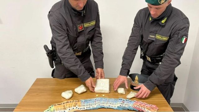 I përfshirë në trafikun e drogës, Guardia di Finanza kap shqiptarin me rreth 1 kg kokainë