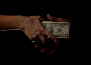 SPAK gjurmon “sistemin” e pagesave të grupit të Vlorës