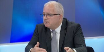 “Edi Rama ikën më 22 mars!”, ish-deputeti i PD-së tallet me Sali Berishën pas thirrjes për protestën e radhës