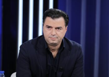 Ndarja nga jeta e Namir Lapardhasë, mesazhi prekës i Lulzim Bashës: I lirë në mendje dhe i drejtë në qëndrim!