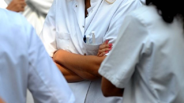 Nën hetim dy mjekë në Tiranë, vonuan trajtimin e një të miture dhe i dëmtuan shëndetin gjatë operacionit