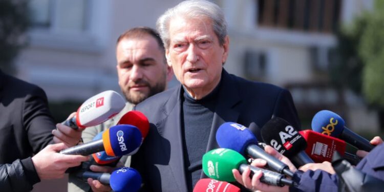 Berisha: Dënoj sulmet e Iranit ndaj fqinjëve! Operacioni duhet të vazhdojë deri në mposhtjen e regjimit