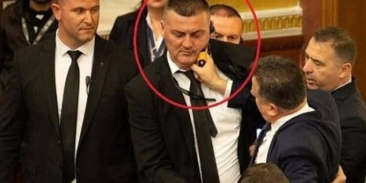 Kush është gardisti që goditi Flamur Noka? Ilir Kulla: Ik rrih oligarkët, jo kampionin e volejbollit dhe…