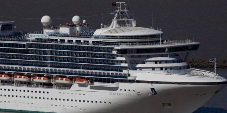 Infektohen me norovirus mbi 150 persona në një anije turistike që udhëtonte nëpër Karaibe