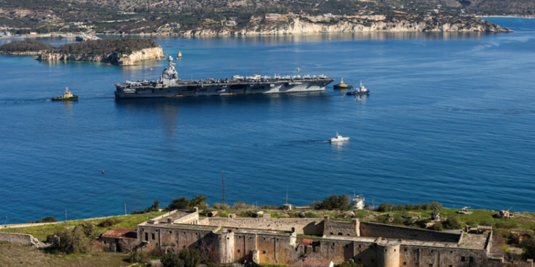 Po fotografonte anijet ushtarake, policia greke arreston një polak për spiunazh
