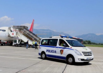 Shkatërroi me eksploziv një automjet në Bulqizë 8 vite më parë, ekstradohet nga Spanja 48-vjeçari