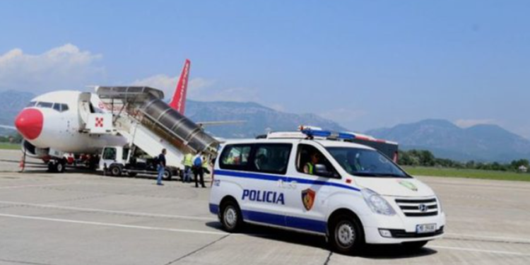 Shkatërroi me eksploziv një automjet në Bulqizë 8 vite më parë, ekstradohet nga Spanja 48-vjeçari