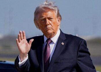 Trump: Nuk po e shkatërroj infrastrukturën e naftës në ishullin Kharg, por nëse Irani mbyll Hormuzin, unë do rishqyrtoj vendimin