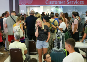 Sulmet në Lindjen e Mesme sjellin kaos, kompanitë ajrore vijojnë me anulime dhe devijime fluturimesh