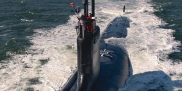 Zbulohet kush goditi anijen iraniane, mbi 140 të humbur