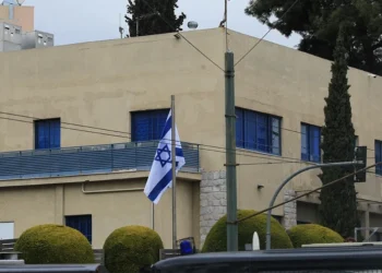 Irani kërcënon me goditje ndaj ambasadave izraelite në të gjithë botën pas sulmeve në Bejrut