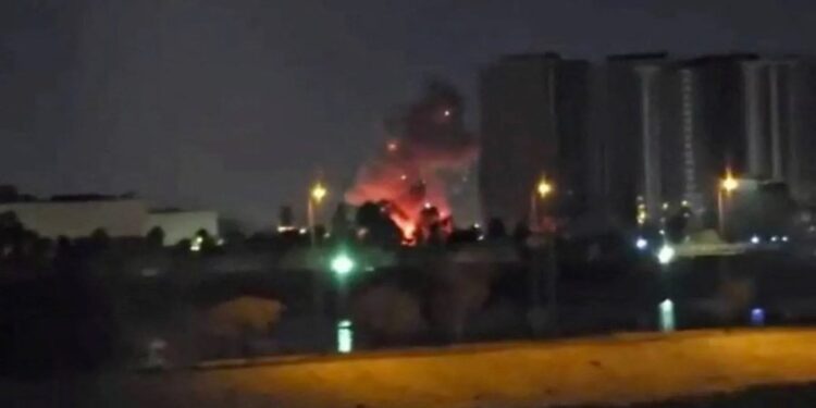 Sulme me dronë ndaj bazës amerikane në Bagdad, NATO tërhiqet