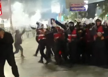 Protesta e PD-së/ Lëndohen dy efektivë të “Shqiponjave”, nisen drejt Spitalit Ushtarak