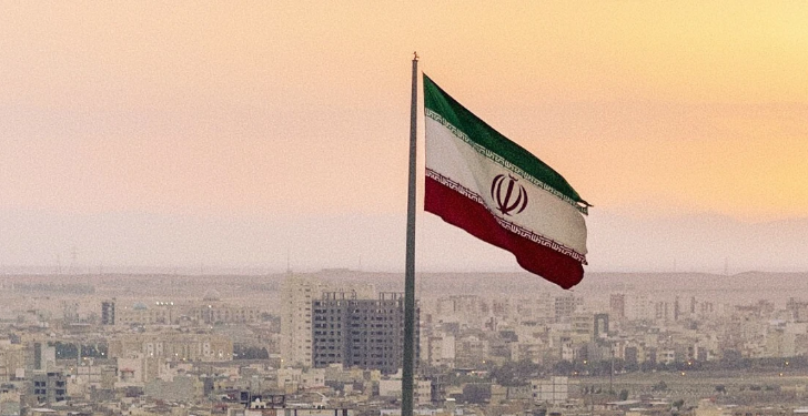 Irani paralajmëron hakmarrje pas ultimatumit të Trump