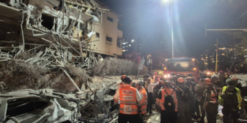 Sulmet iraniane në Izrael/ Raketat balistike bien pranë objektit bërthamor, mbi 16 të plagosur