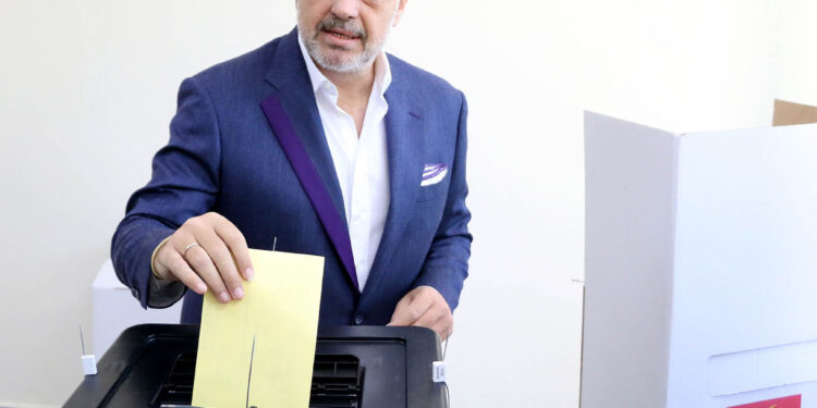 Avokati: Nëse sot bëhen zgjedhjet, socialistët marrin 95 mandate