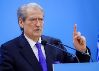 Berisha paralajmëron protestën e radhës: Të mblidhemi të gjithë para Parlamentit më 12 mars