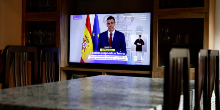 Spanja i thotë “jo” sërish presionit amerikan: Nuk lejojmë avionë në bazat tona!