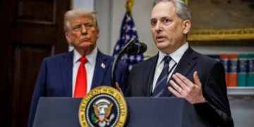 “SHBA duhet të tërhiqet nga Irani”, këshilltari amerikan i bën thirrje Trump