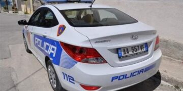 Parandalohet krimi në Shijak/ 39-vjeçari kanos me hanxhar dhe sulmon një person