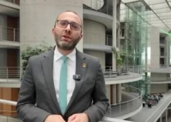 I quajti “mërgata e qyqeve”, Gaz Bardhi i përgjigjet Ramës nga Berlini: Kuptuam kush janë pengesat e Shqipërisë