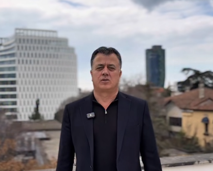 “Sot sfidojmë regjimin!”, Noka thirrje qytetarëve para protestës: S’ka fuqi më të madhe se një popull i bashkuar