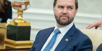 Paqe në Islamabad? JD Vance propozohet si kryenegociator për bisedimet me Iranin