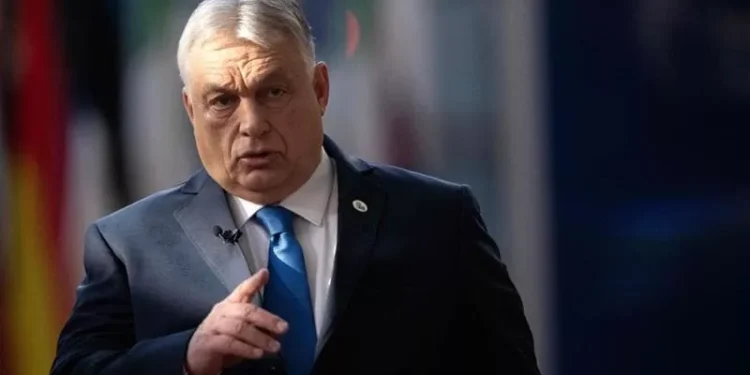 Orban bllokon huanë e BE-së për Kievin, Rusia pezullon negociatat e paqes