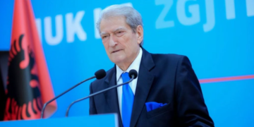 “Në 10:00 të gjithë shqiptarët para Parlamentit”, Berisha zbulon orën e protestës: Dita e përmbysjes së narkoregjimit