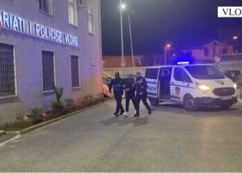 Arrestohet 35-vjeçari në Vlorë, policia i gjen në banesë fishekë dhe tritol