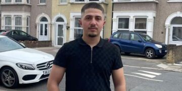 Angli/ Po ndihmonte në çmontimin e skelave, 19-vjeçari shqiptar bie nga lartësia, humb jetën në vend