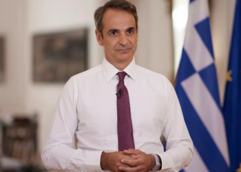 Rritja e çmimeve të karburanteve, Mitsotakis shpall paketën 300 milionë euro me masa lehtësuese